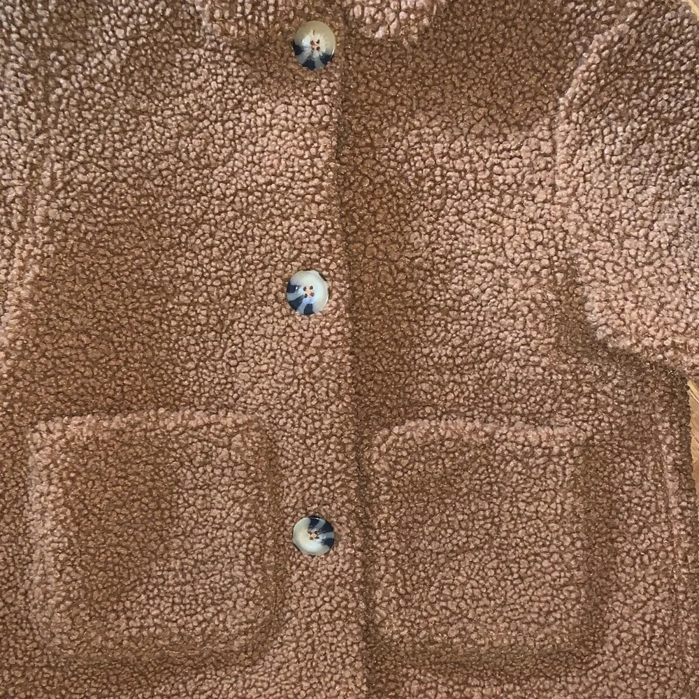 Like New! Tan Textured Jacket Fully Lined w/ Pockets - Girl’s Size M (7/8)